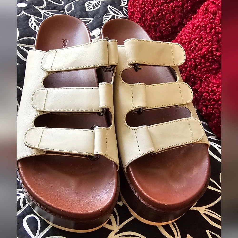 See By Chloè Cream and Brown Strap Platform Sandals